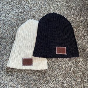 ‼️Two‼️ Love Your Melon Adult Beanies - EUC 👏🏻